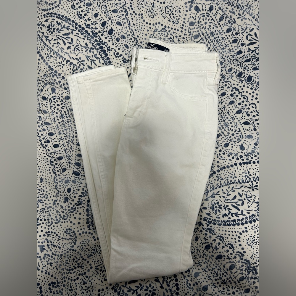 White skinny jeans from Hollister